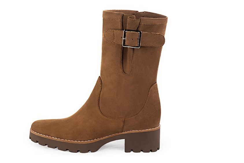 Caramel brown women's ankle boots with buckles on the sides. Round toe. Low rubber soles. Profile view - Florence KOOIJMAN